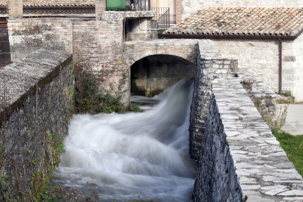 Albergo Diffuso La Piana Dei Mulini Colle d'Anchise Exteriör bild
